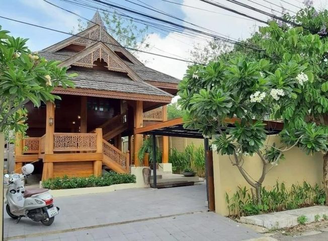 ขายบ้านในเมืองเชียงใหม่​ ใกล้แยกรวมโชค เนื้อที่ 78 ตรว. ราคา 7.2 ล้าน #ขายบ้านเรือนไทยไม้สักทอง
