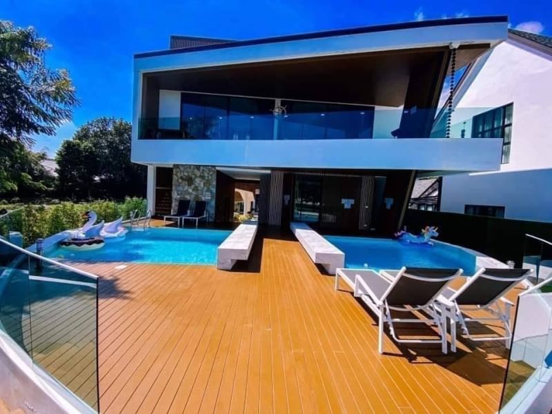 บ้านให้เช่าในหางดง ติดทะเลสาบ Modern Luxury Pool Villa เนื้อที่ 600 ตร.ว. ราคาเช่า 100,000